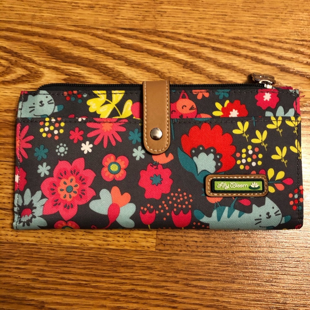 Lily Bloom wallet New no tags